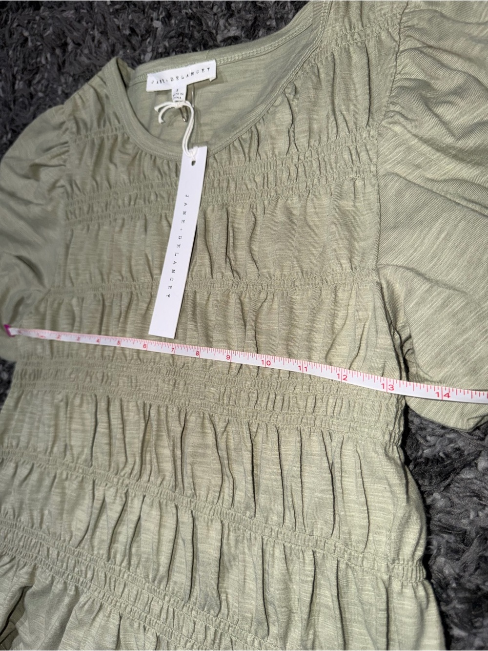 Olive Green Smocked Peplum Puff-Sleeve Top. Size: S. - Picture 6 of 7